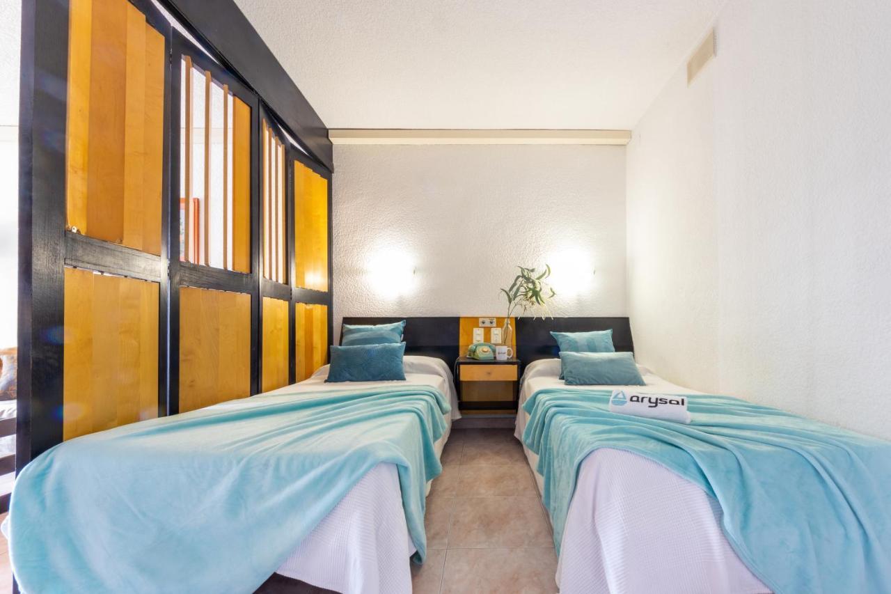 סאלו Apartamentos Alboran-Arysal מראה חיצוני תמונה