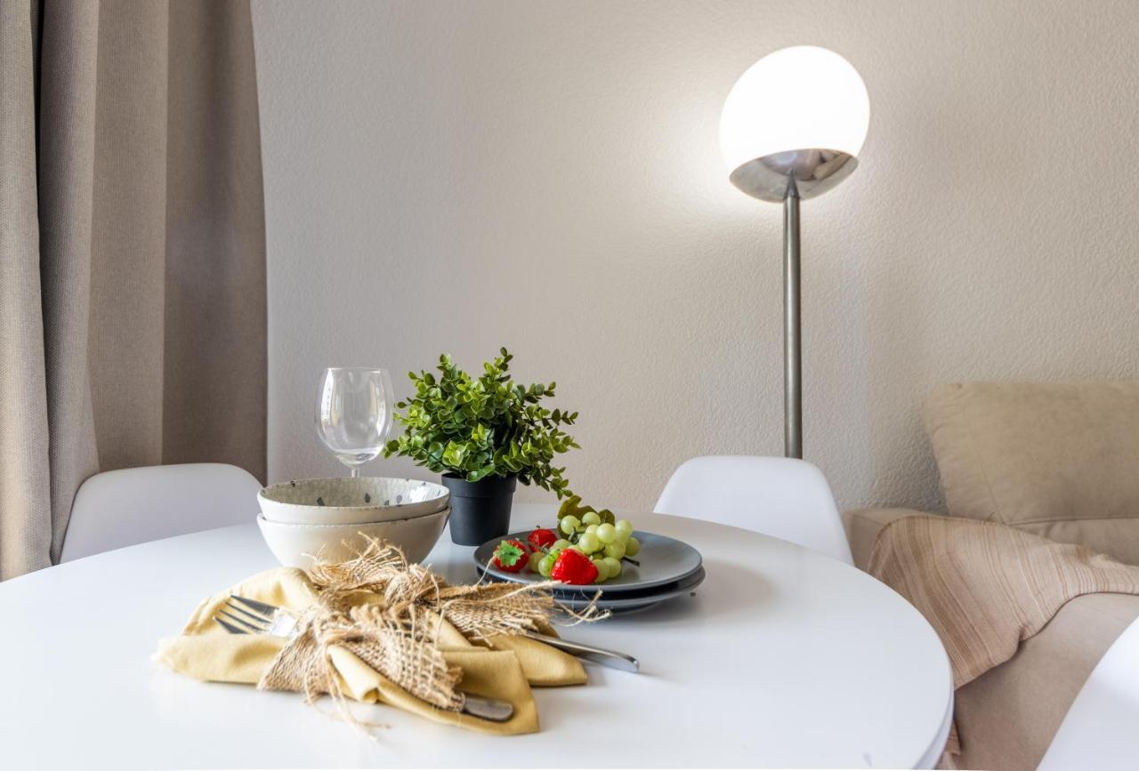 סאלו Apartamentos Alboran-Arysal מראה חיצוני תמונה