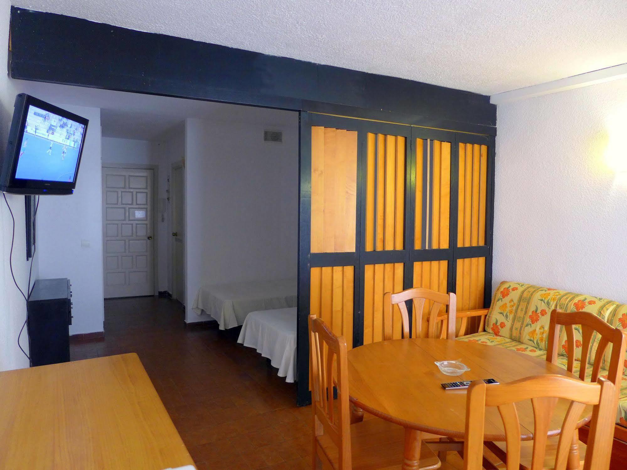 סאלו Apartamentos Alboran-Arysal מראה חיצוני תמונה