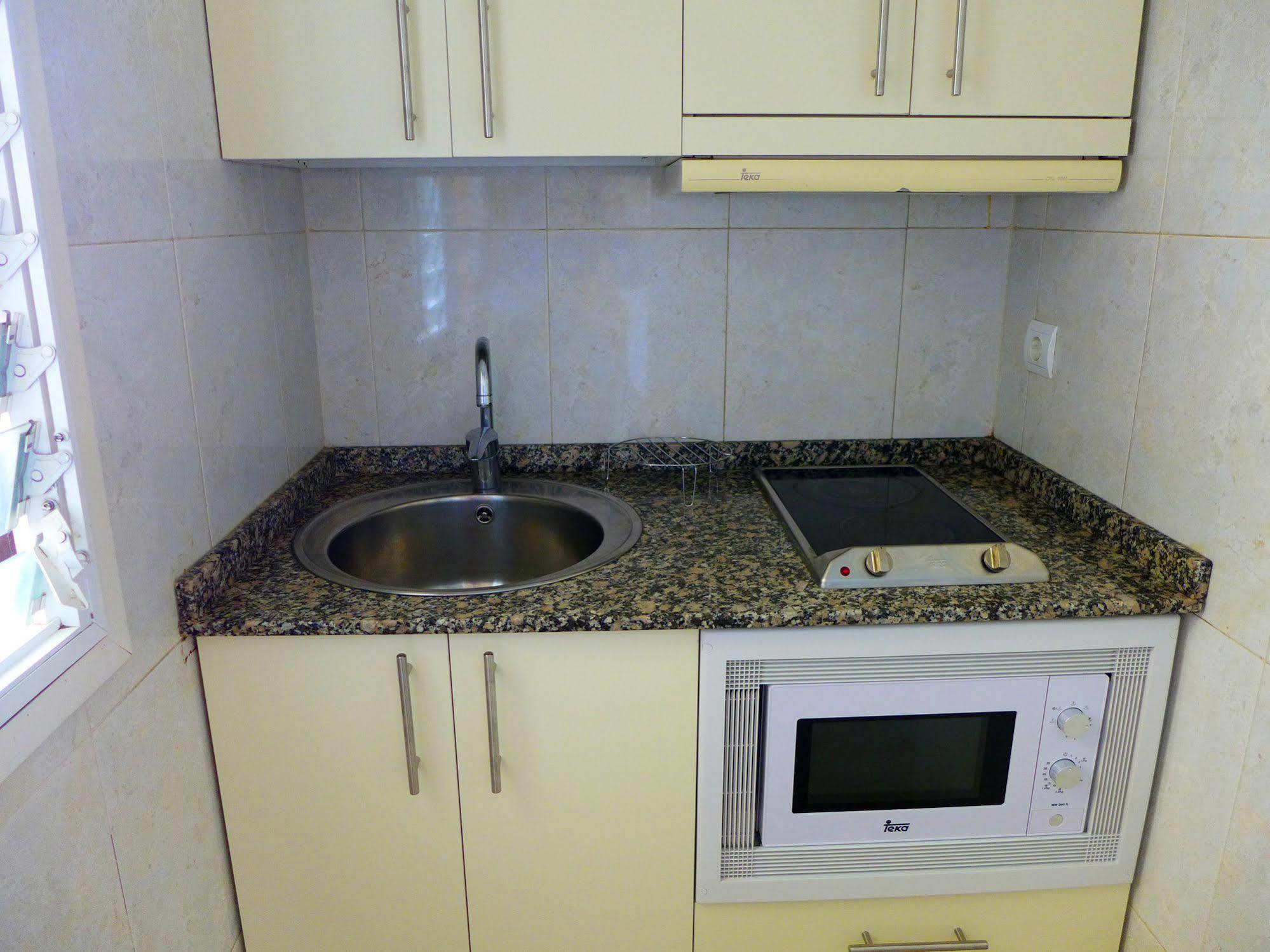 סאלו Apartamentos Alboran-Arysal מראה חיצוני תמונה